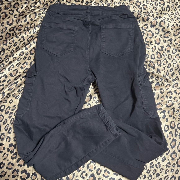 *ADD ON ITEM* Buffalo David Bitton Cargo Jeggings - Size 10 - Black - Picture 2 of 3